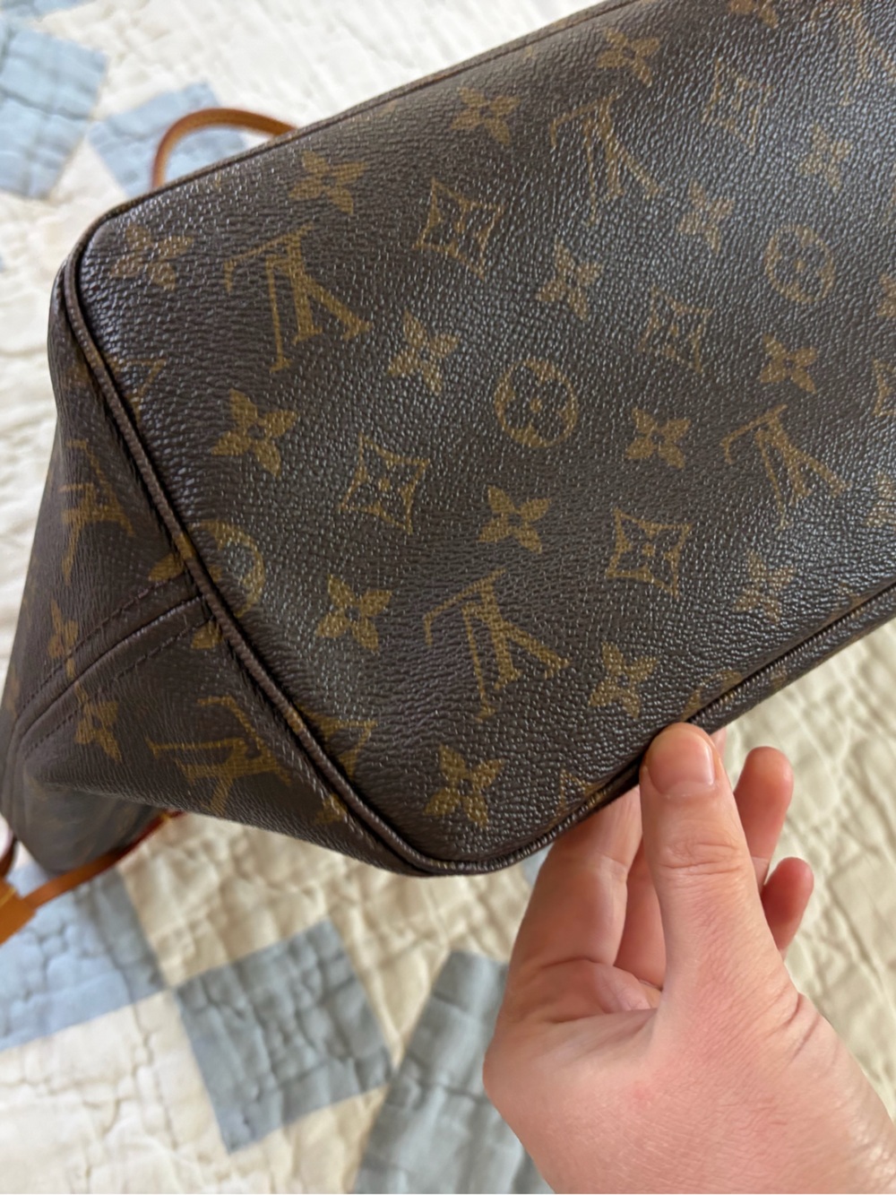 Louis Vuitton Monogram Neverfull Tote, MM - Picture 6 of 16
